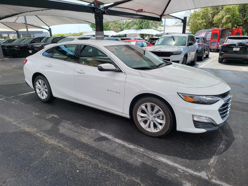 Thumbnail: 2023 Chevrolet Malibu - 3