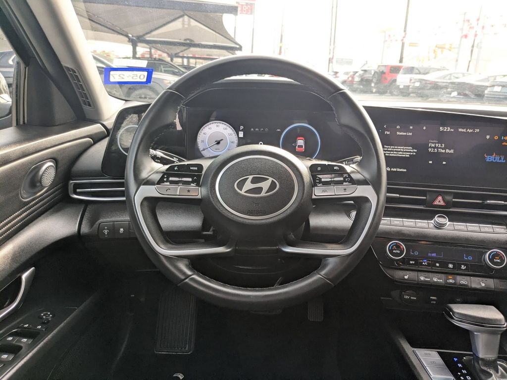 Thumbnail: 2025 Hyundai Elantra - 25