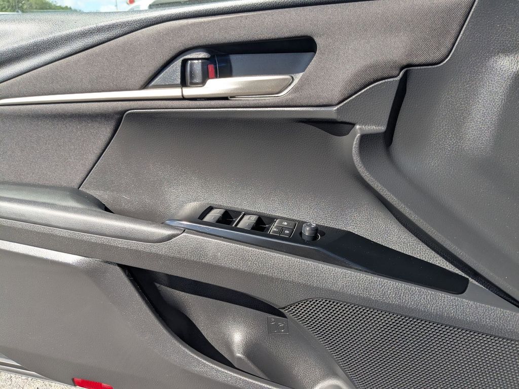 Thumbnail: 2025 Toyota Camry - 16