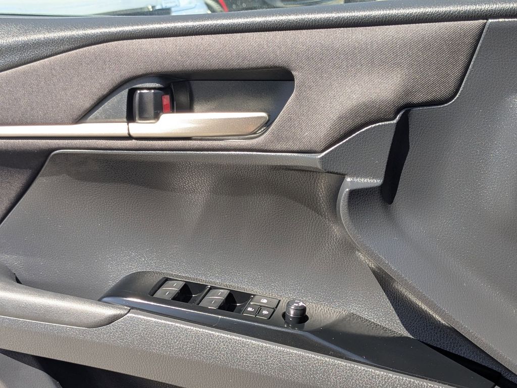 Thumbnail: 2025 Toyota Camry - 16