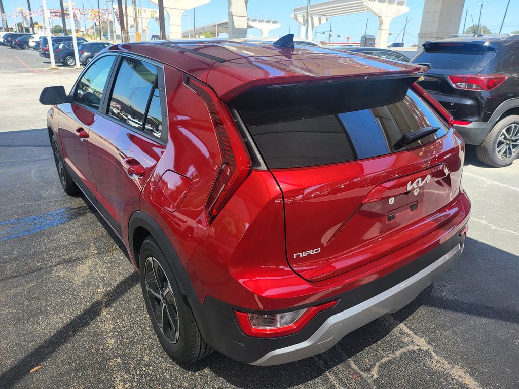 Thumbnail: 2025 Kia Niro - 9