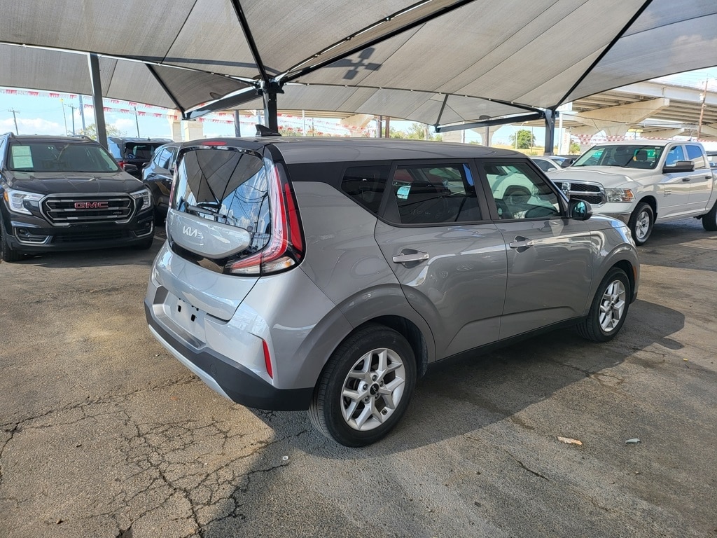 Thumbnail: 2024 Kia Soul - 7