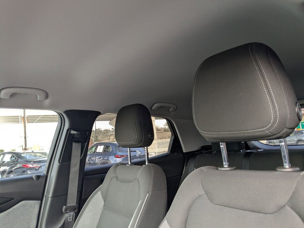 Thumbnail: 2025 Chevrolet TrailBlazer - 17