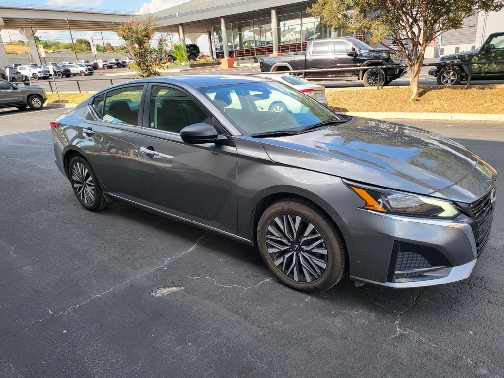 Thumbnail: 2024 Nissan Altima - 4
