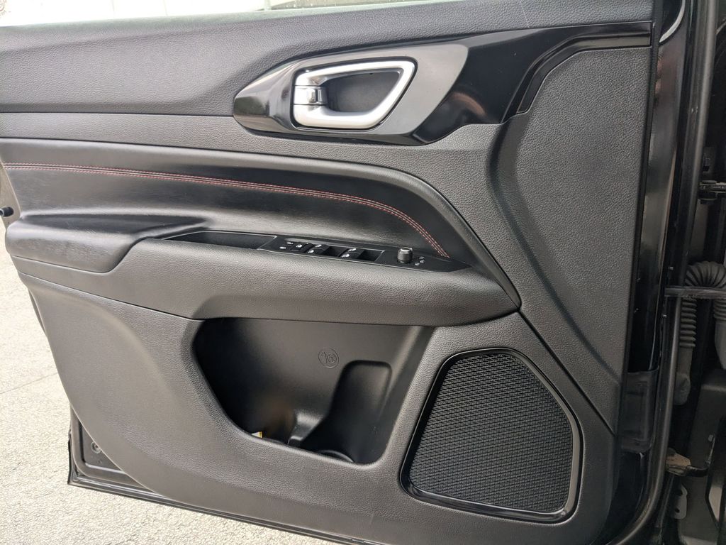 Thumbnail: 2025 Jeep Compass - 15