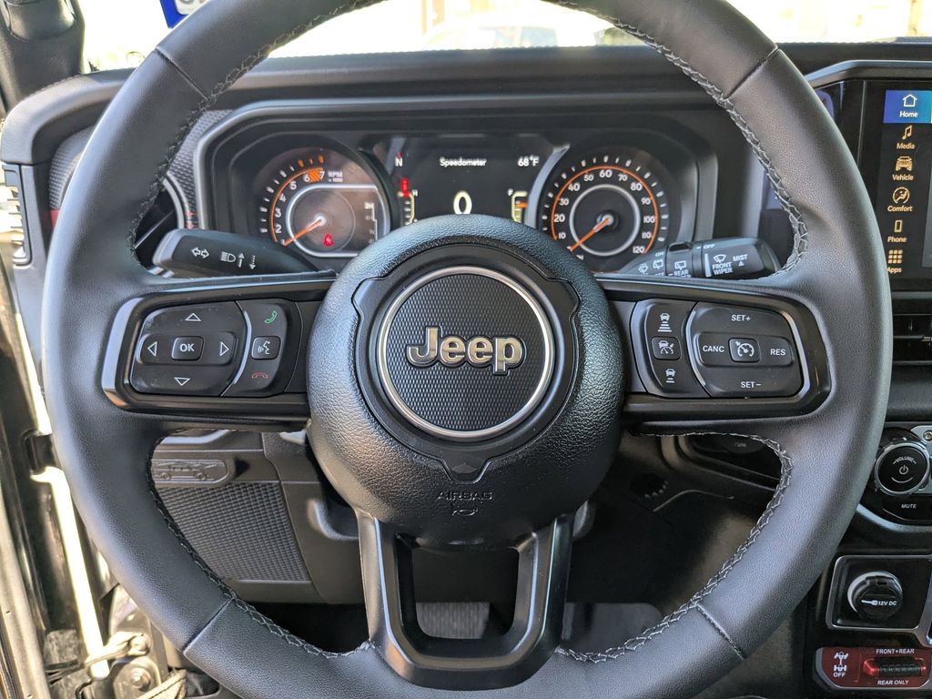 Thumbnail: 2025 Jeep Wrangler - 16
