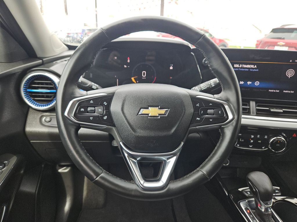 Thumbnail: 2025 Chevrolet Trax - 23