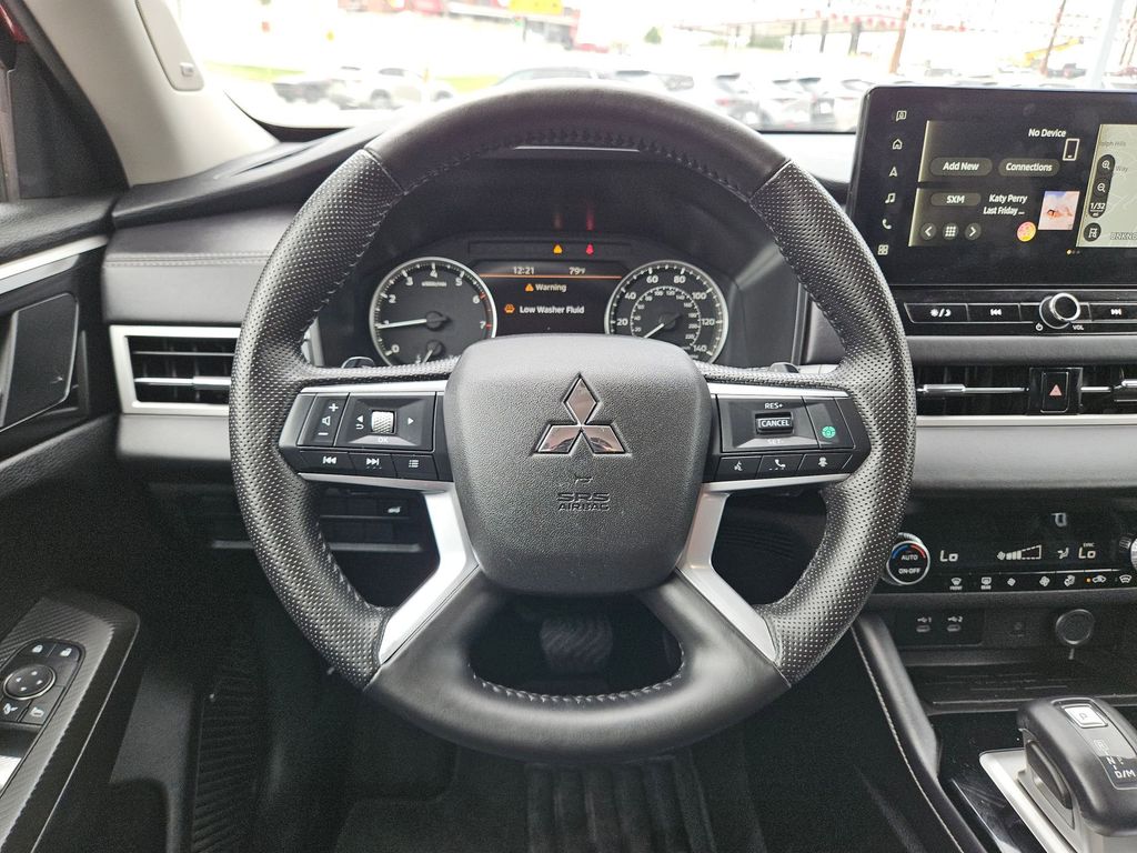 Thumbnail: 2025 Mitsubishi Outlander - 24
