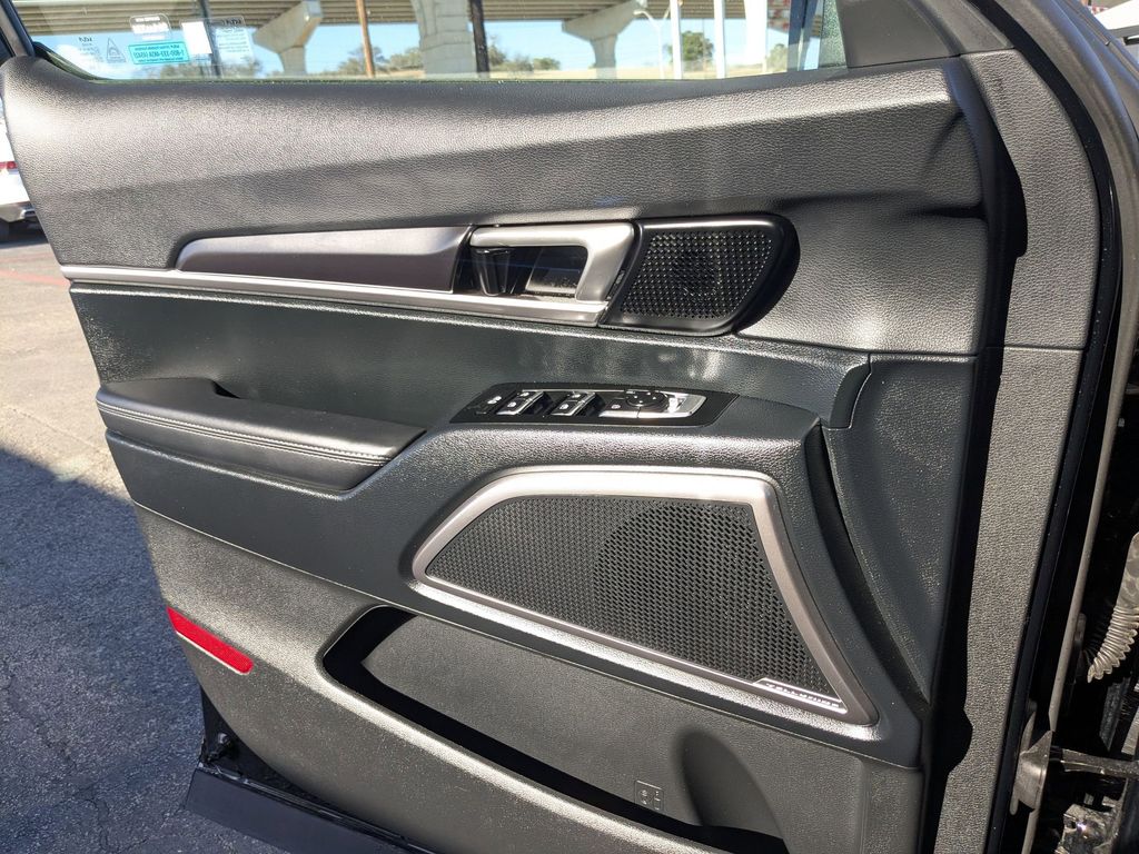 Thumbnail: 2025 Kia Telluride - 16