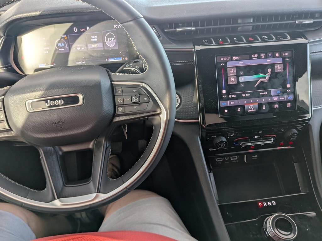 Thumbnail: 2024 Jeep Grand Cherokee L - 4