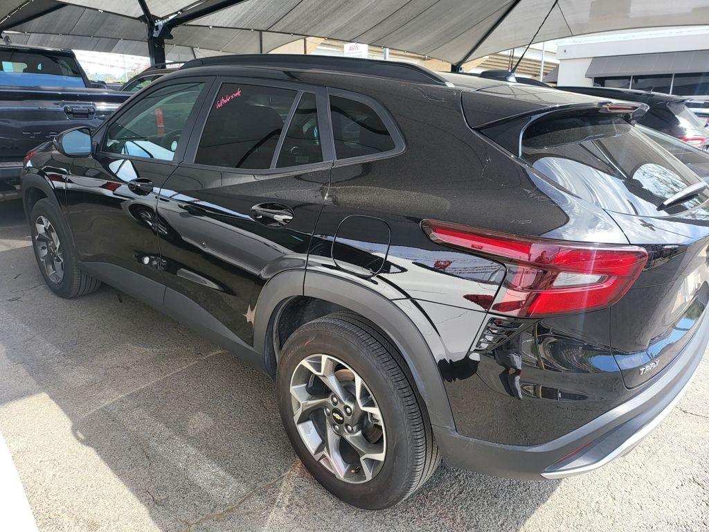 Thumbnail: 2025 Chevrolet Trax - 6