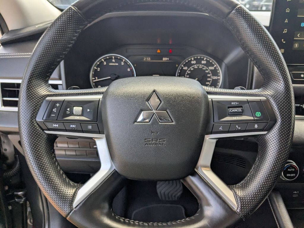 Thumbnail: 2025 Mitsubishi Outlander - 16