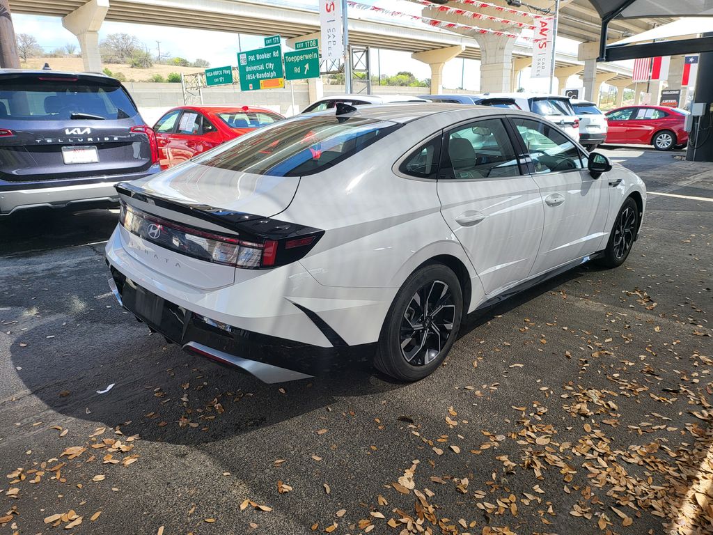 Thumbnail: 2025 Hyundai Sonata - 10