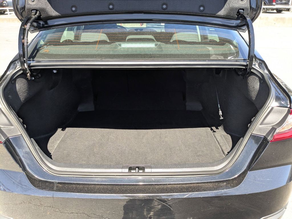 Thumbnail: 2025 Toyota Camry - 26