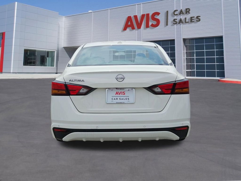 Thumbnail: 2025 Nissan Altima - 5