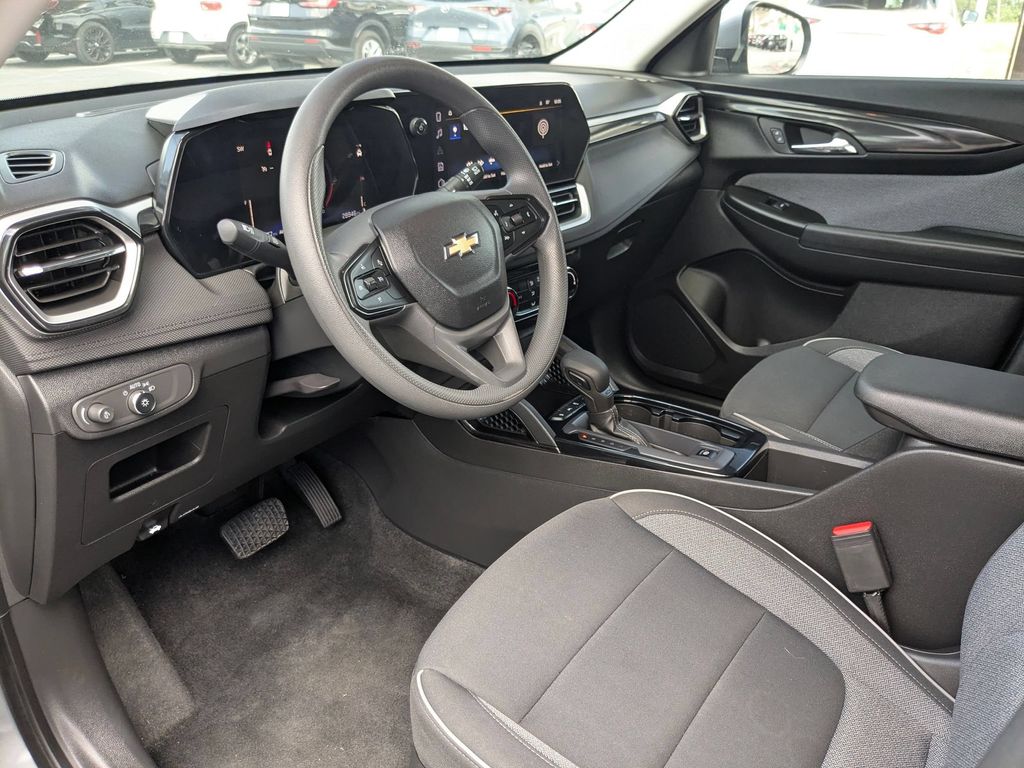 Thumbnail: 2025 Chevrolet TrailBlazer - 13