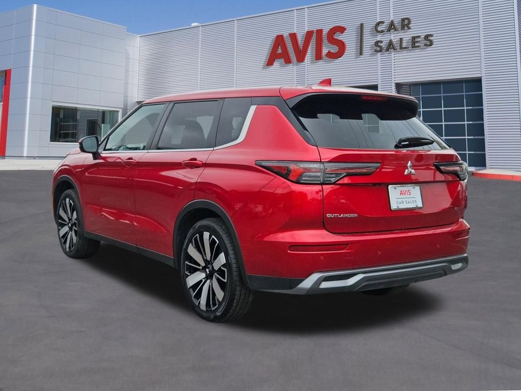 Thumbnail: 2025 Mitsubishi Outlander - 3