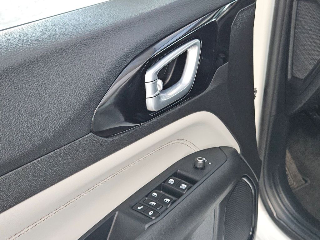 Thumbnail: 2025 Jeep Compass - 15
