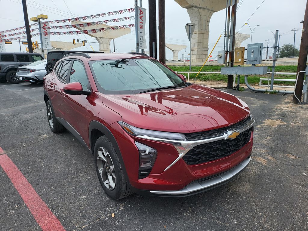 Thumbnail: 2025 Chevrolet Trax - 1