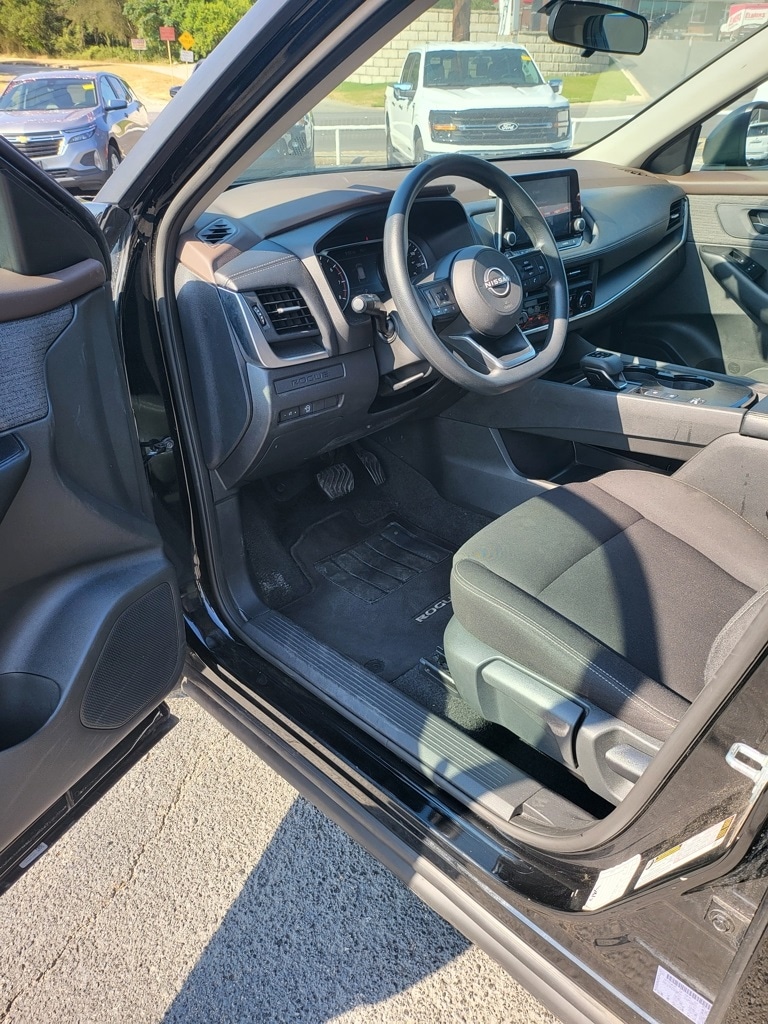 Thumbnail: 2023 Nissan Rogue - 3
