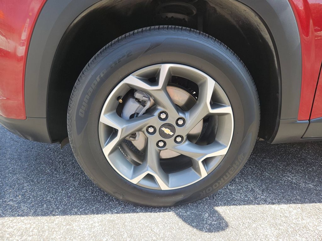 2025 Chevrolet Trax LT - Photo 27
