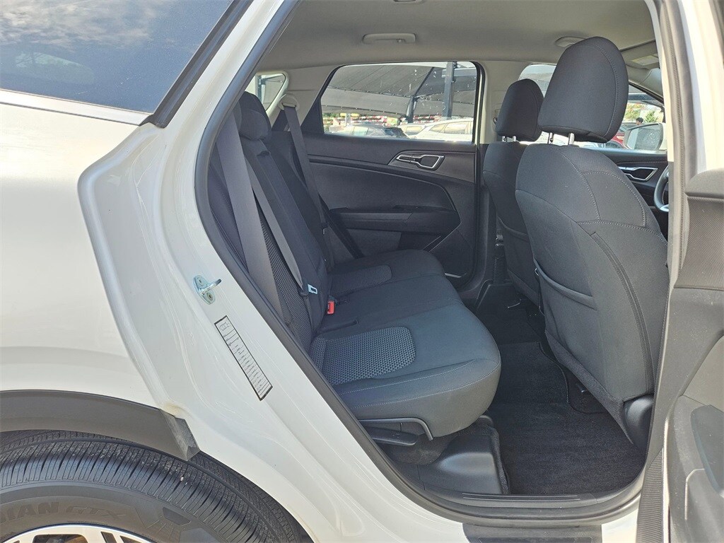 Thumbnail: 2023 Kia Sportage - 24