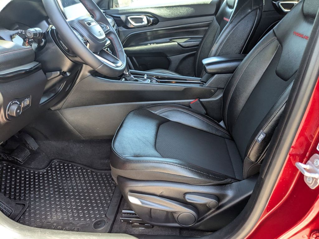 Thumbnail: 2025 Jeep Compass - 11