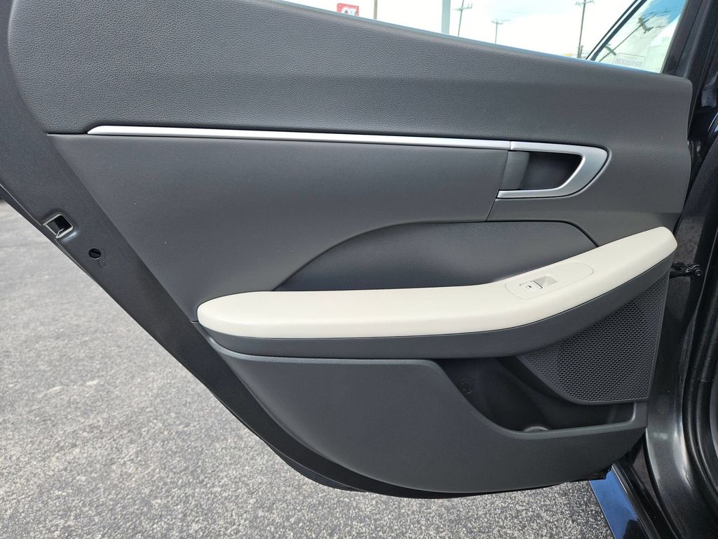 2025 Hyundai Sonata SEL - Photo 18