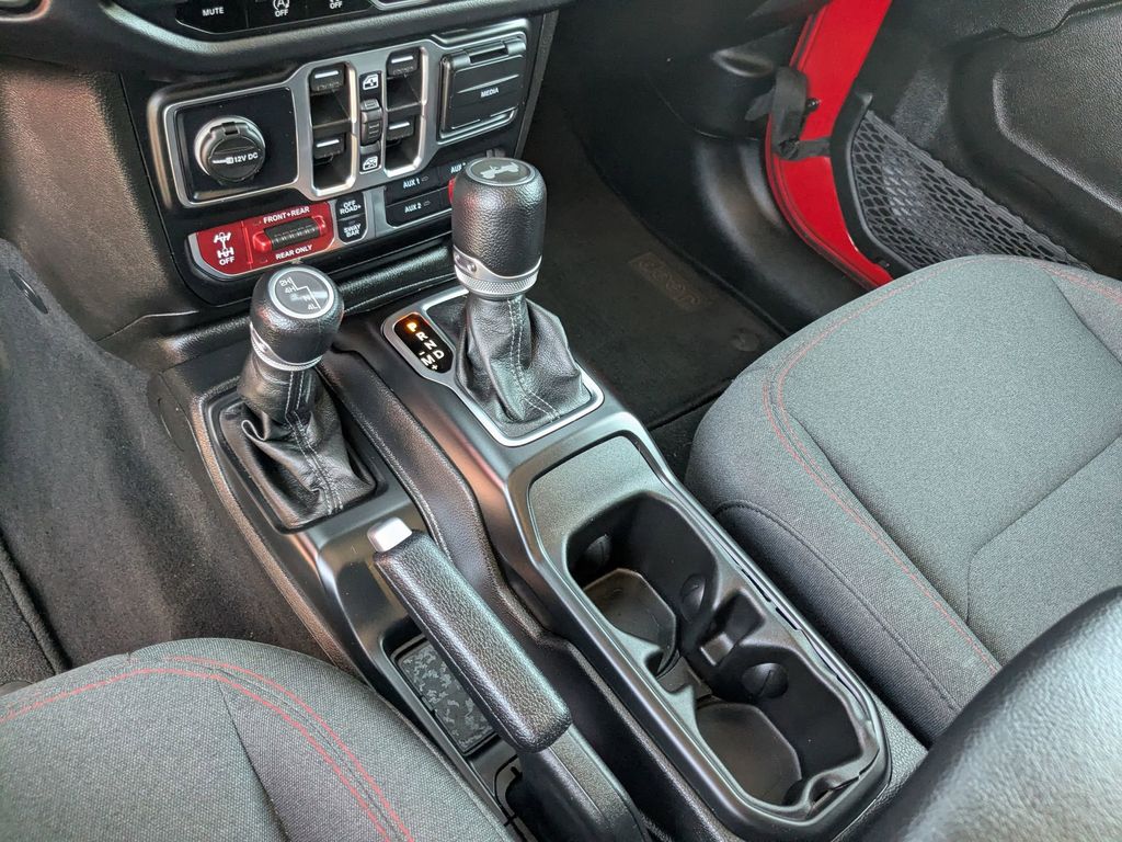 Thumbnail: 2025 Jeep Wrangler - 23