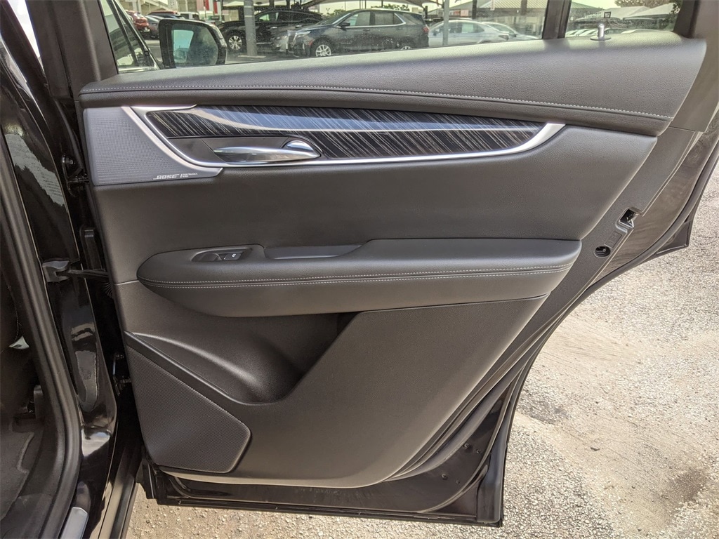 Thumbnail: 2024 Cadillac XT6 - 32