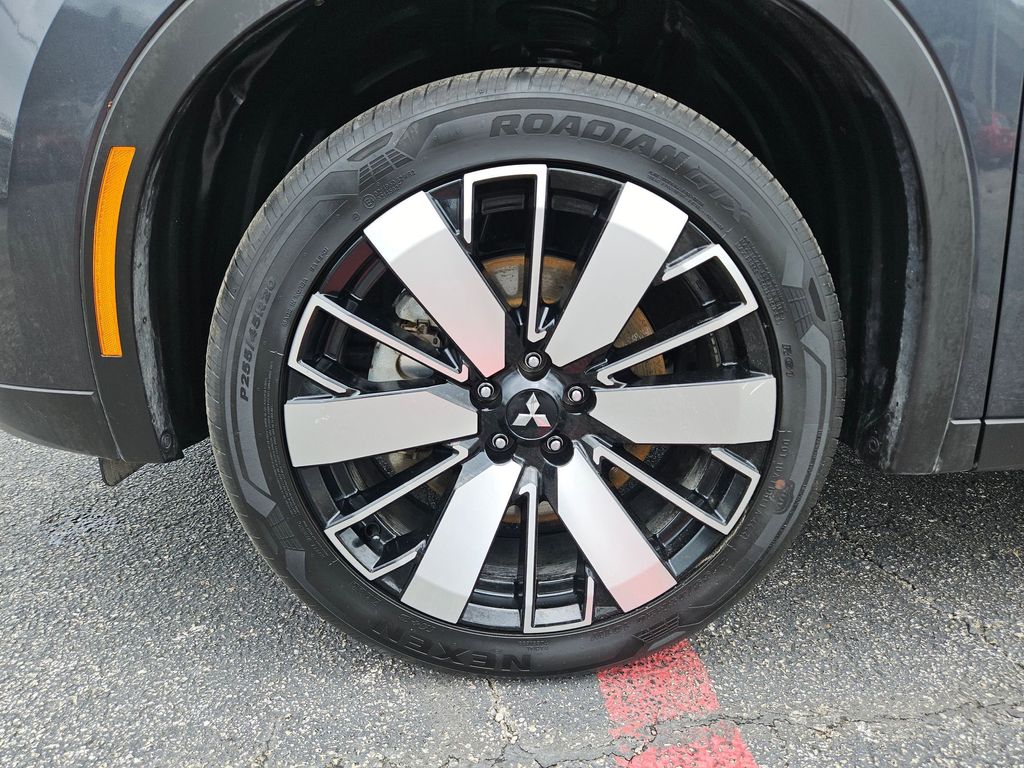 Thumbnail: 2025 Mitsubishi Outlander - 29