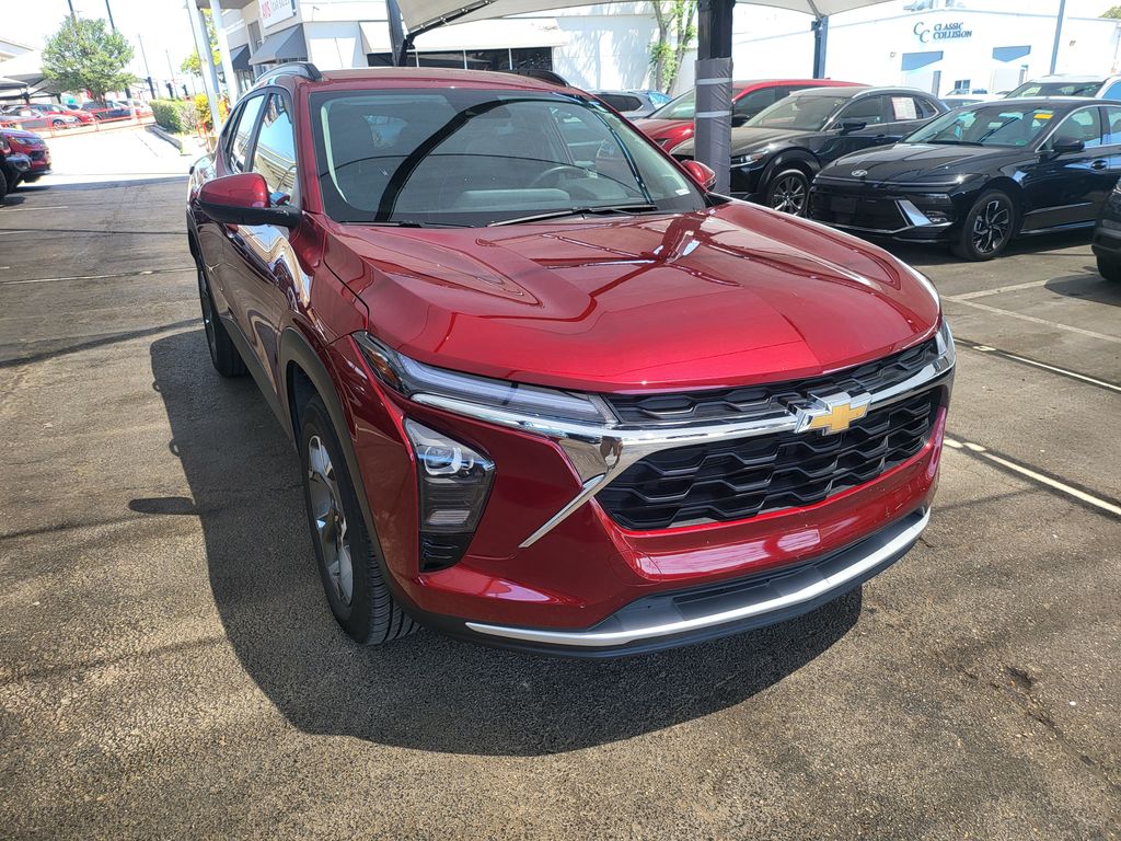 Thumbnail: 2025 Chevrolet Trax - 14