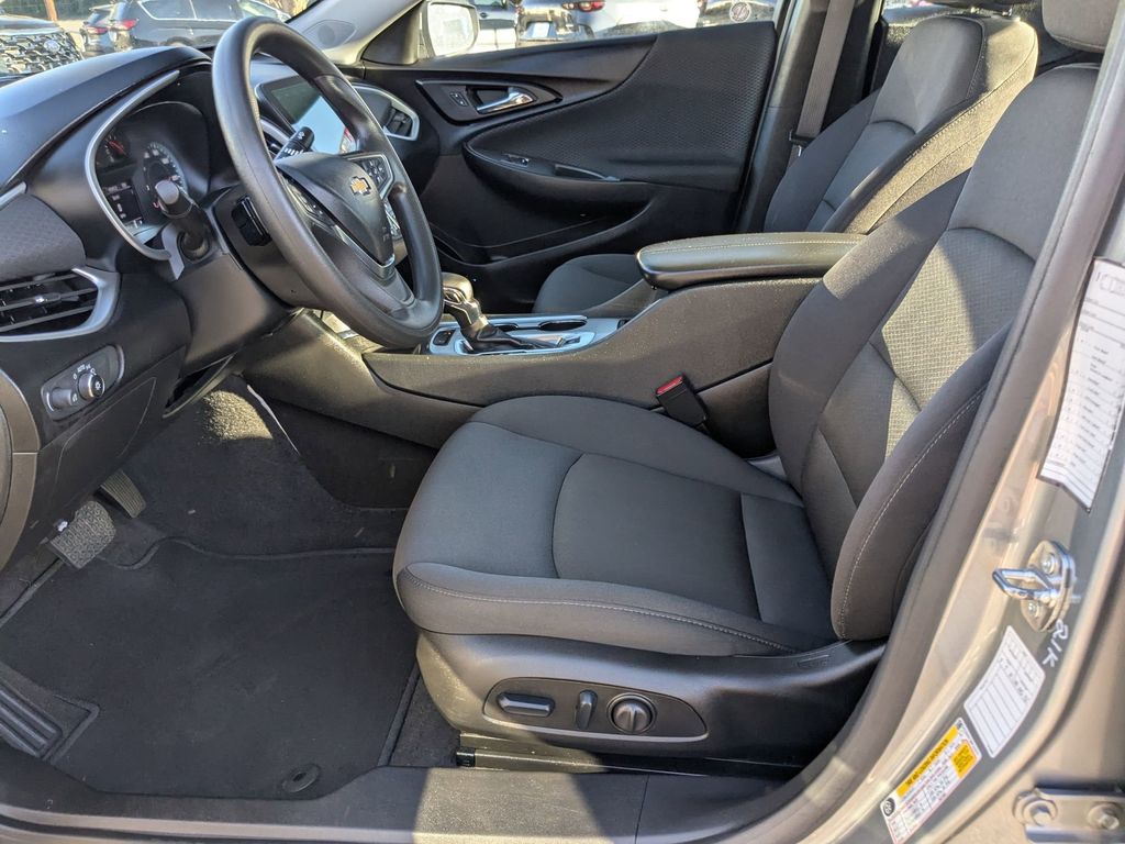 Thumbnail: 2024 Chevrolet Malibu - 11