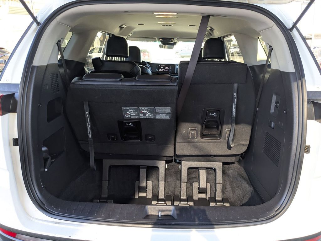 Thumbnail: 2024 Kia Carnival - 25