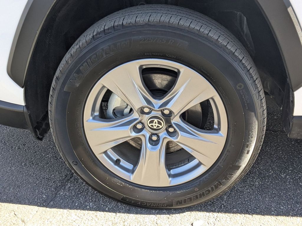 Thumbnail: 2025 Toyota RAV4 - 29