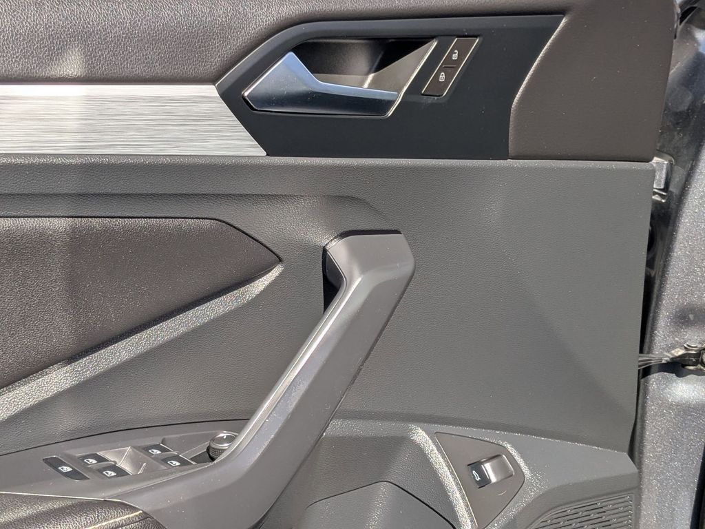 Thumbnail: 2025 Volkswagen Jetta - 15