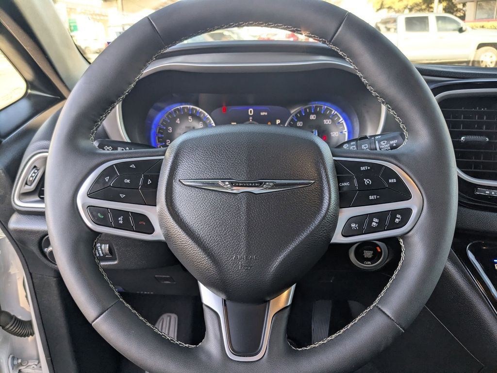 Thumbnail: 2025 Chrysler Pacifica - 16