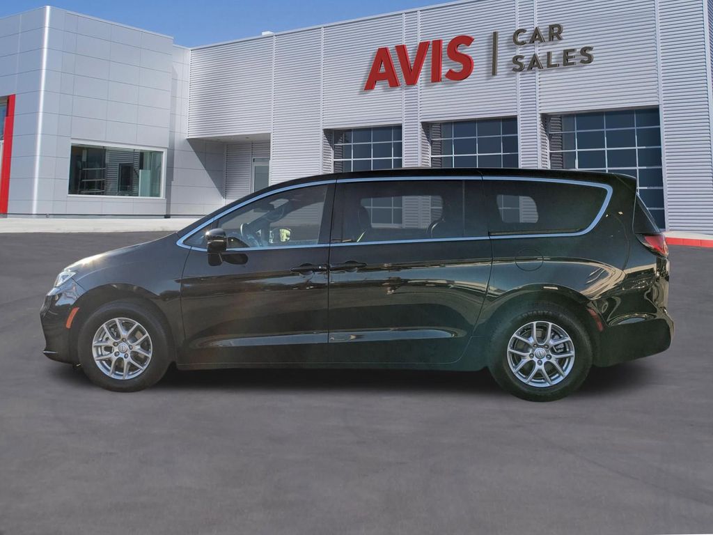 Thumbnail: 2025 Chrysler Pacifica - 2