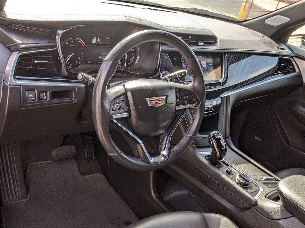 Thumbnail: 2024 Cadillac XT6 - 13