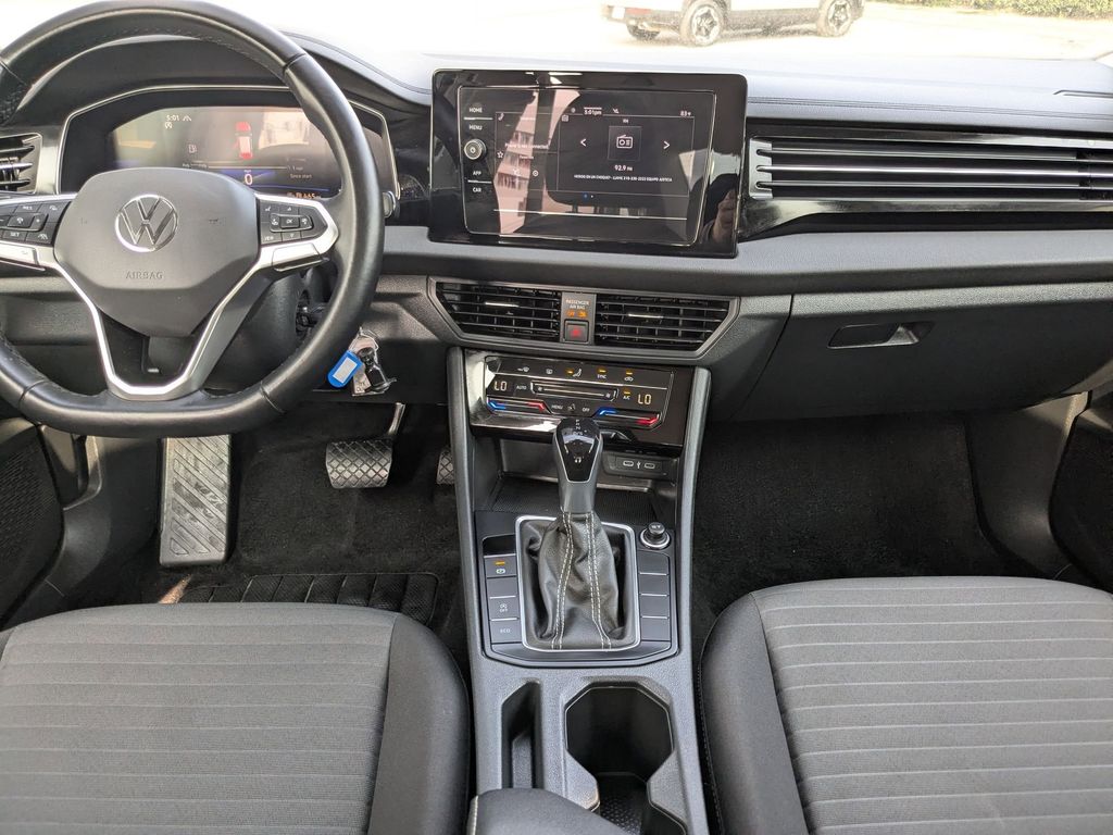 Thumbnail: 2025 Volkswagen Jetta - 23