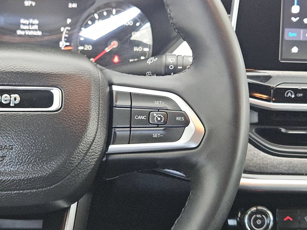 2025 Jeep Compass Latitude - Photo 25