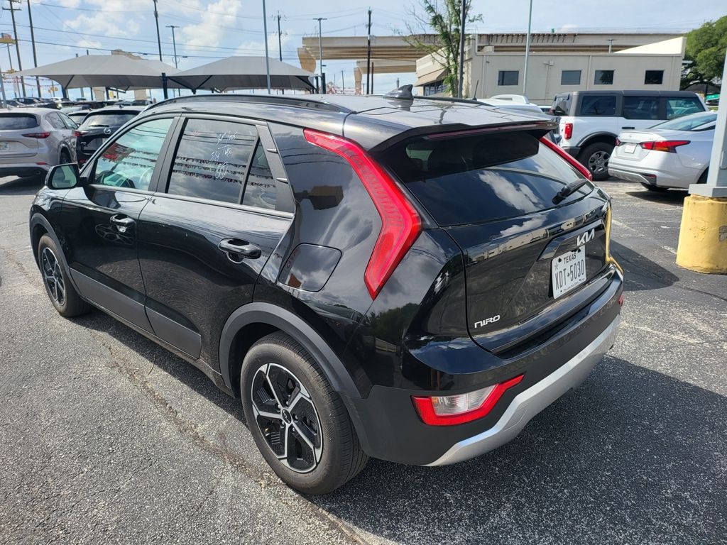 Thumbnail: 2025 Kia Niro - 9