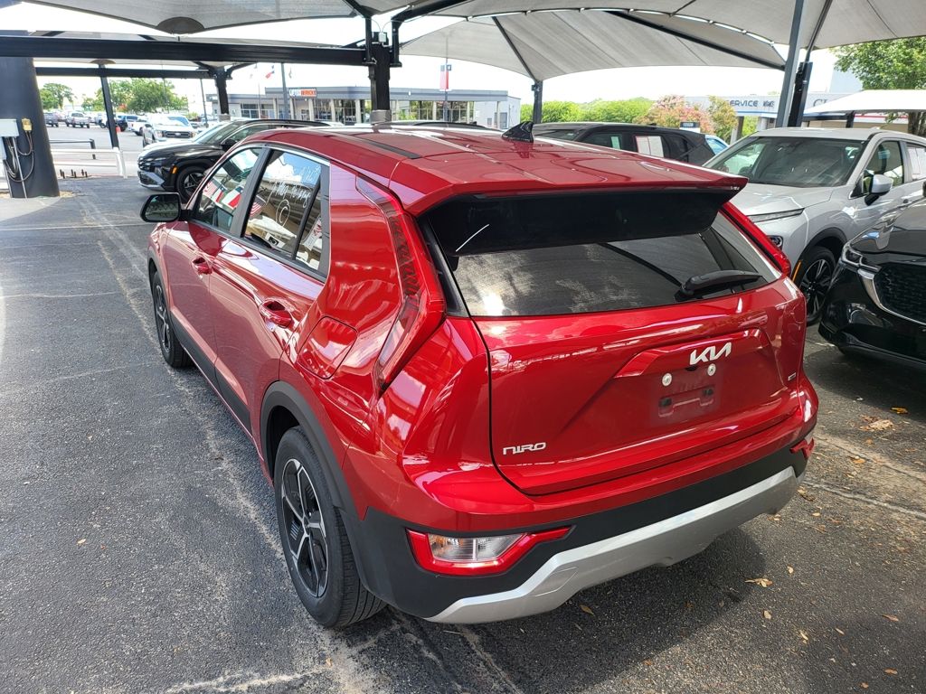 Thumbnail: 2025 Kia Niro - 8