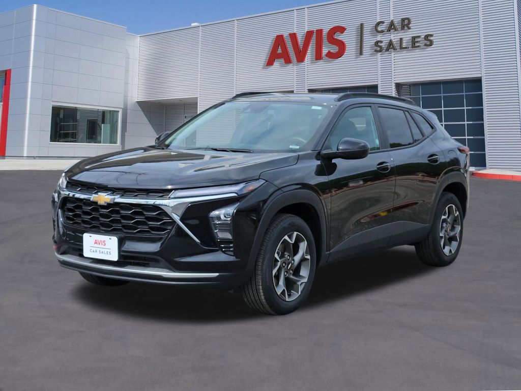 2025 Chevrolet Trax LT's photo