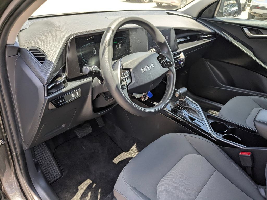 Thumbnail: 2025 Kia Niro - 13