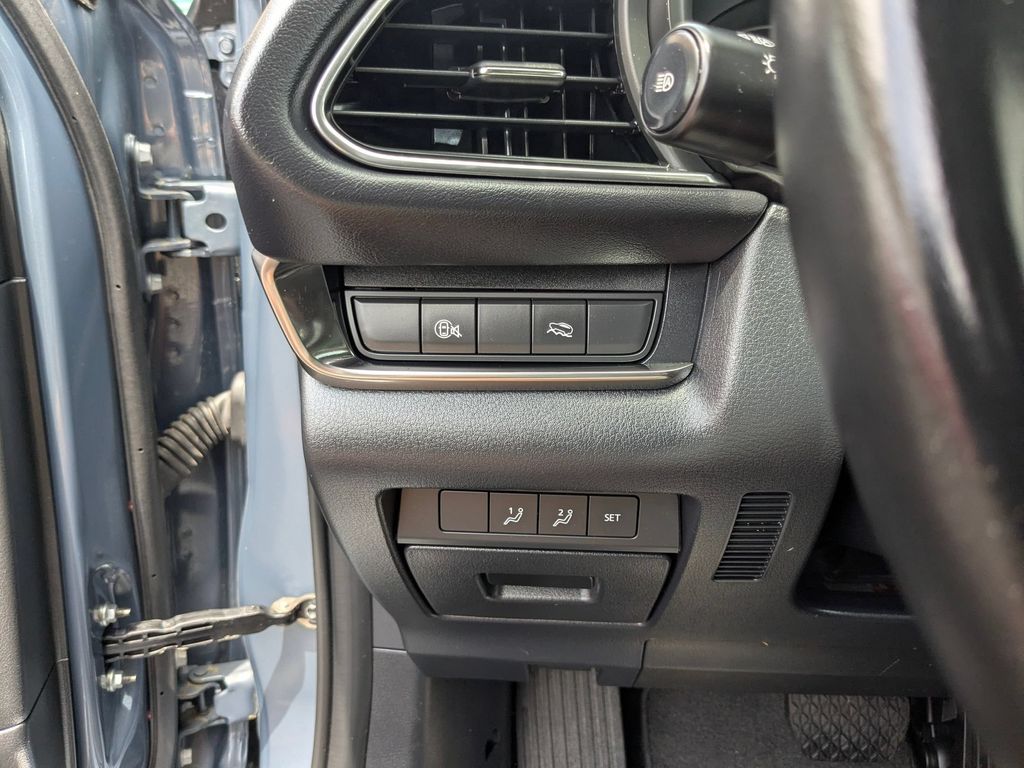 2025 Mazda CX-30 Carbon Edition - Photo 23