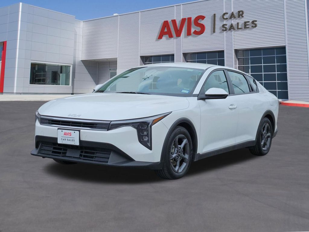 Thumbnail: 2025 Kia K4 - 1
