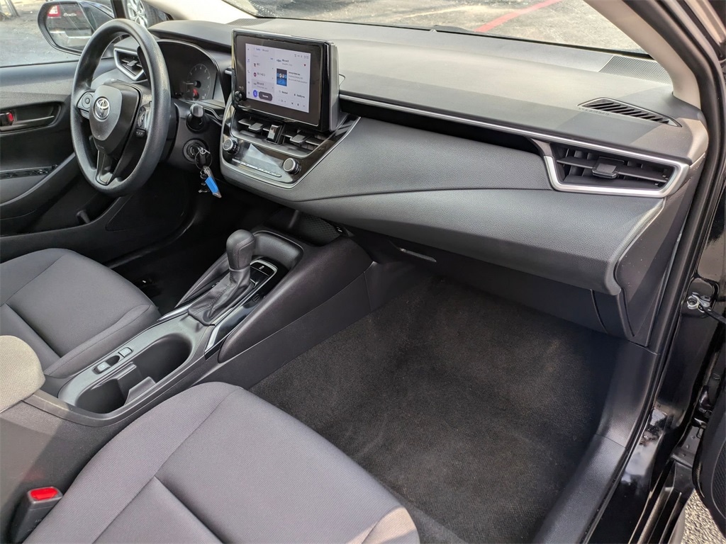 2024 Toyota Corolla LE 32