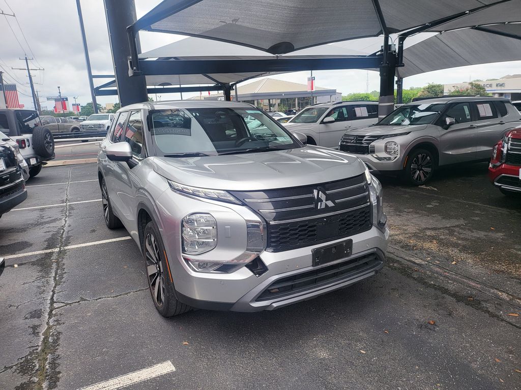 Thumbnail: 2025 Mitsubishi Outlander - 2