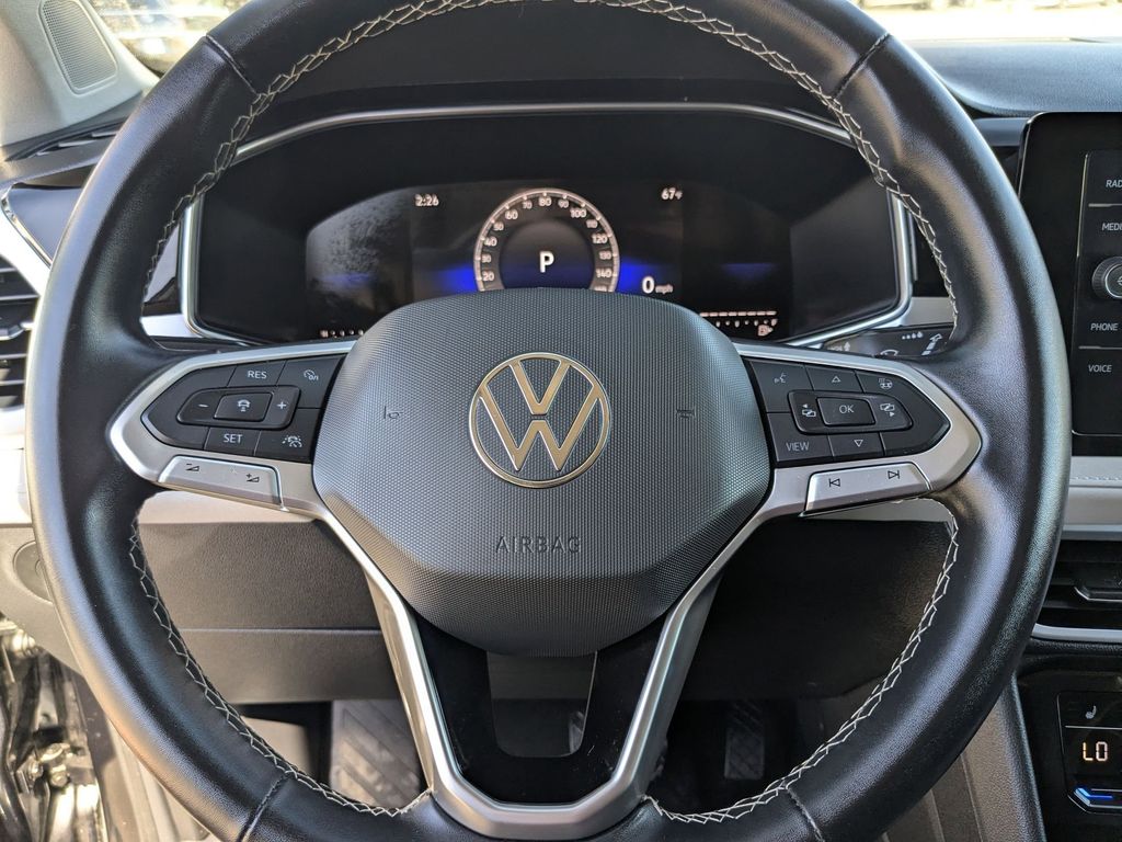 Thumbnail: 2025 Volkswagen Taos - 17